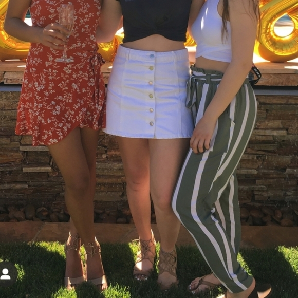 M Charlotte Russe Paperbag Waist Tie Tapered Pants - Picture 2 of 8